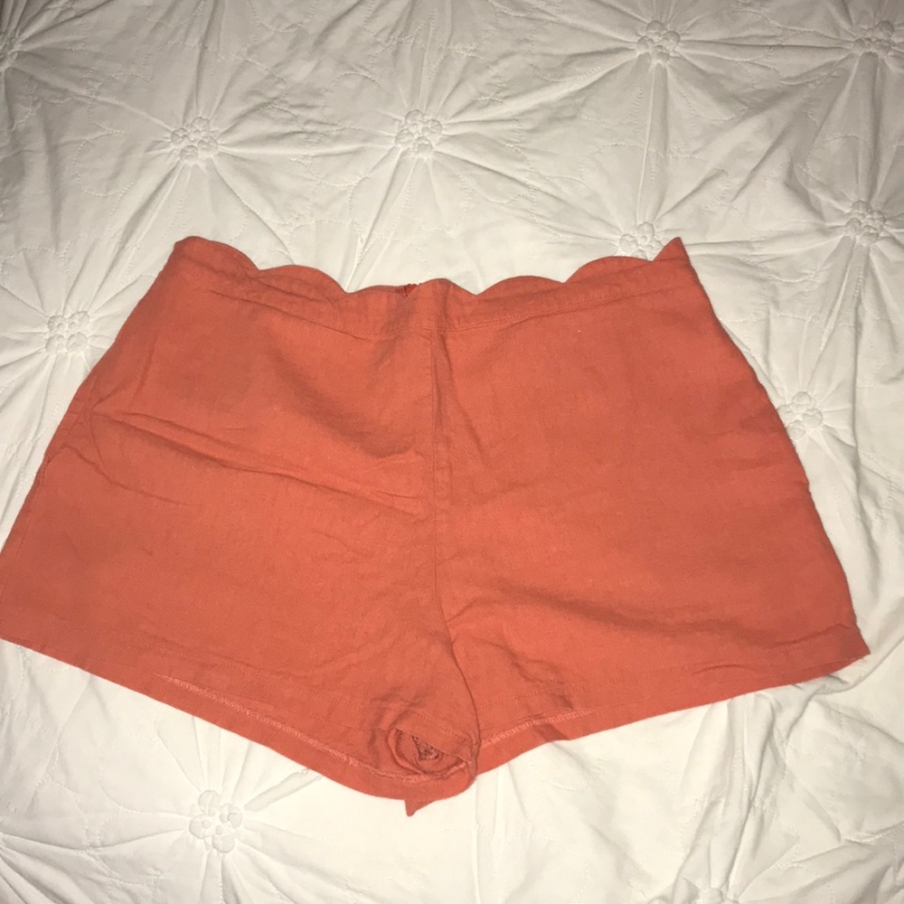 Boutique Scalloped Shorts - Picture 4 of 6